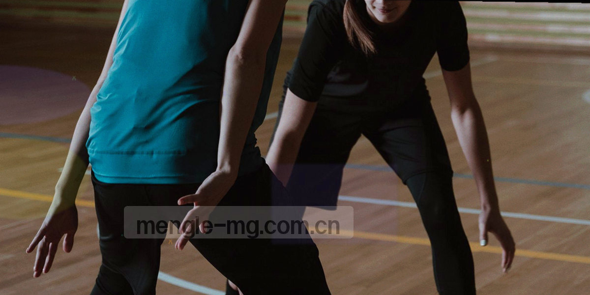 抽象锁形与网格线条叠加在霓虹光带上的数据保护主题纹理